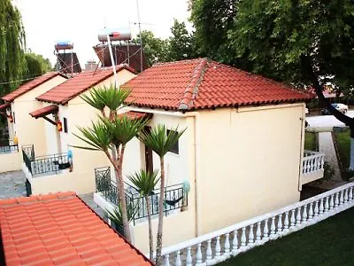 Roses Bungalows Hotel